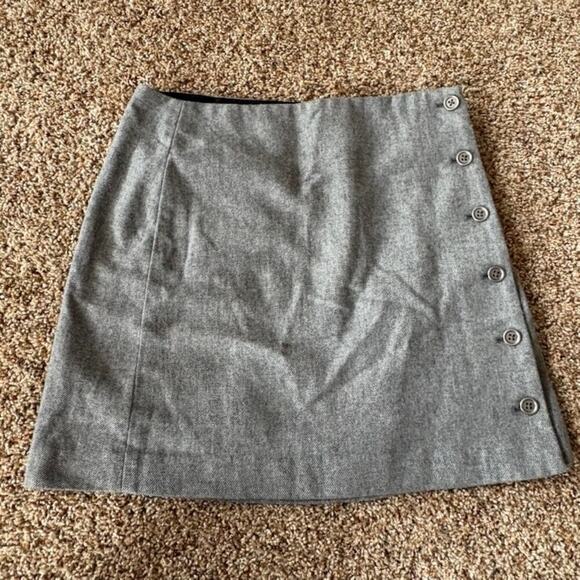 Banana Republic Filpucci Dresses & Skirts - Banana Republic Lined Mini Skirt Wool Blend Gray Side Buttons sz 4